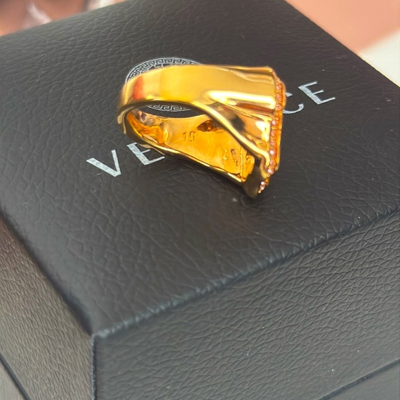 Versace Gold w Pink Crystals Embellished Medusa Greca Ring - NEW - Picture 3 of 5